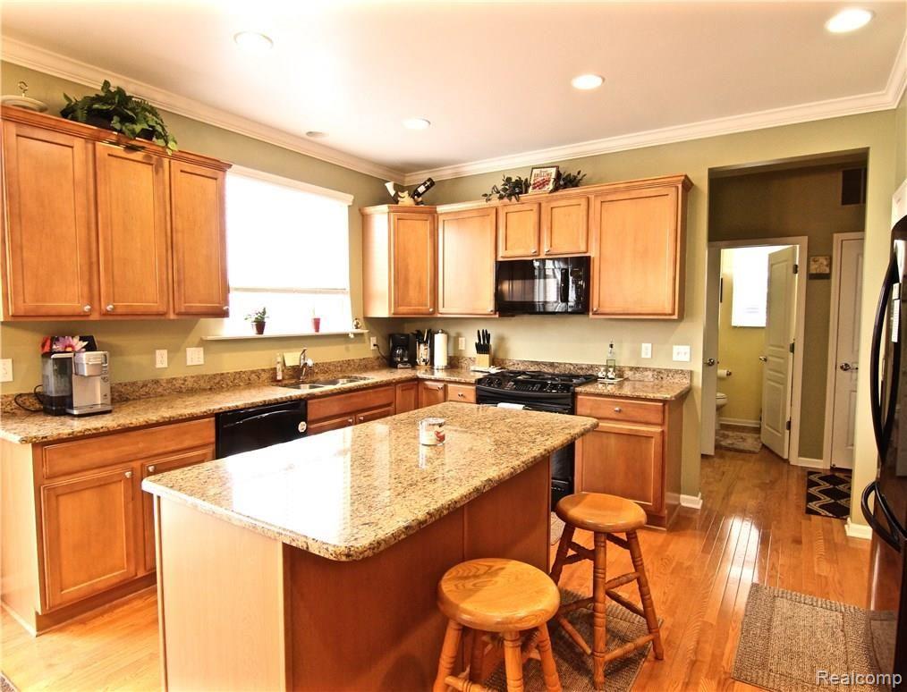 49941 Gracechurch Road Macomb, MI 48044 - Photo 10 of 30 IMG_4235.jpg