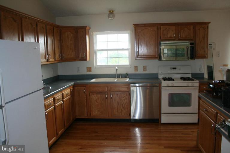 111 Canyon Road Winchester, VA 22602 - Photo 4 of 6 Kitchen