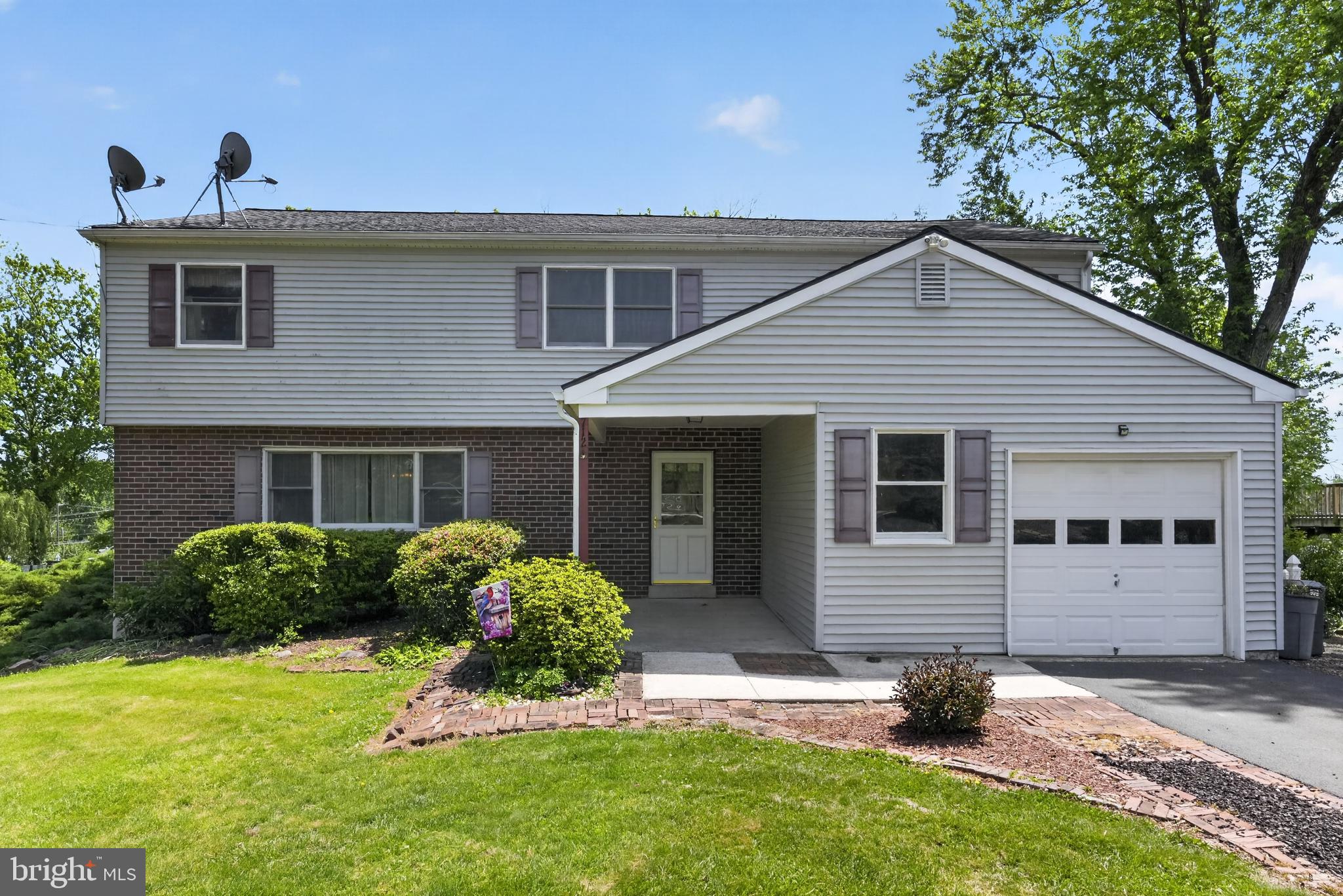 712 Meadowlark Road Norristown, PA 19403 - Photo 2 of 30
