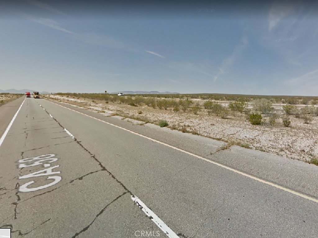 58 Mojave Ca Mojave, CA 93501 - Photo 12 of 12 an empty room with an ocean view