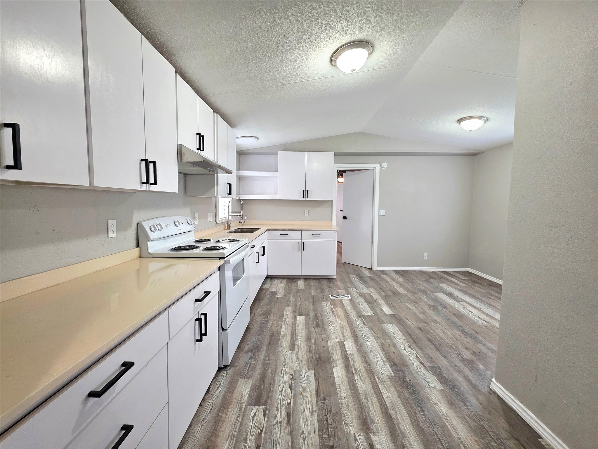 310 Paddock Street, Unit 6 Willis, TX 77378 - Photo 5 of 15