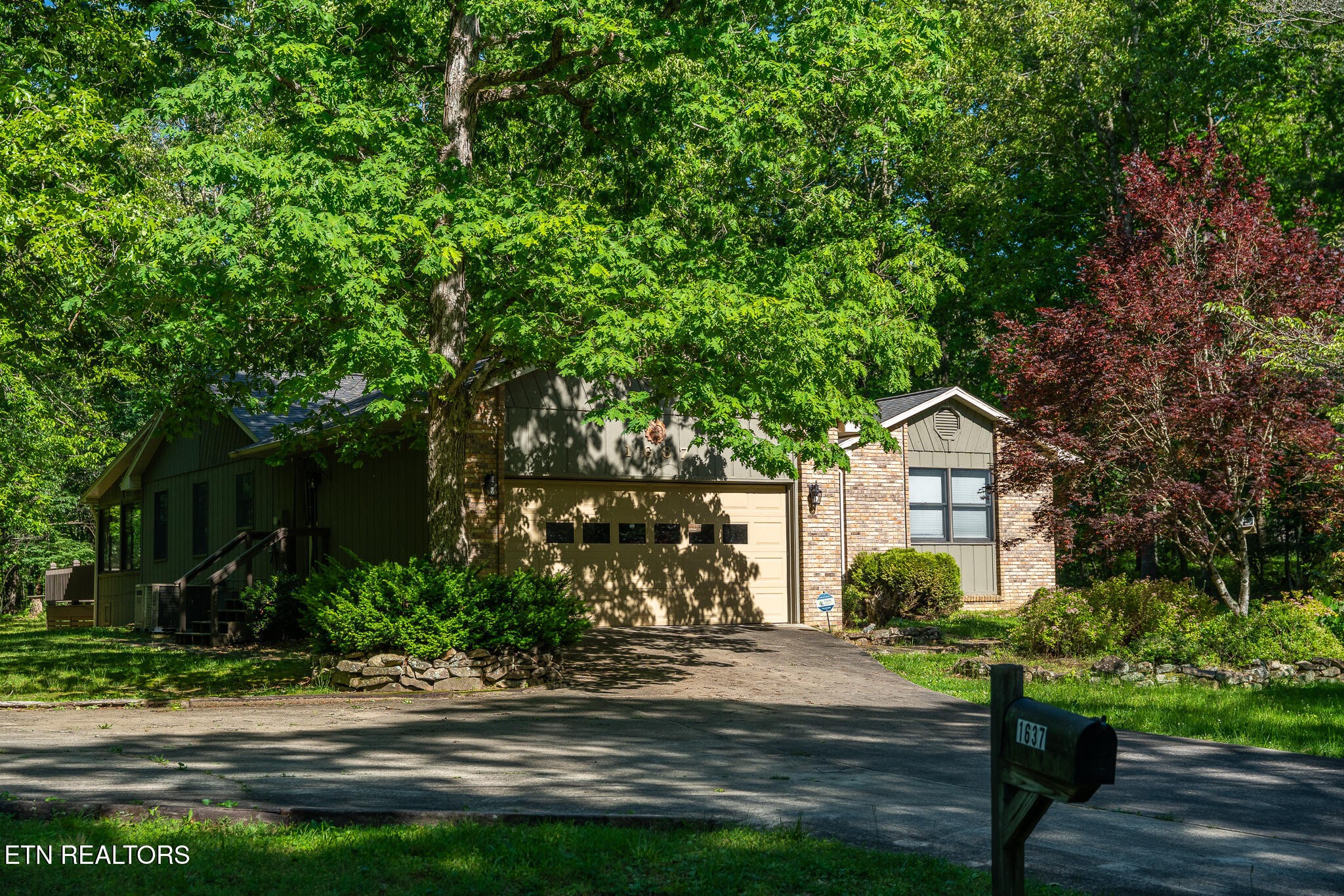 1637 Cherokee Road East Crossville, TN 38572 - Photo 3 of 42 Gallery Image 3