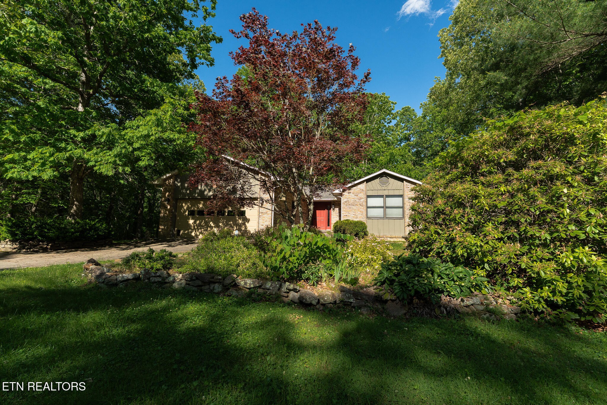 1637 Cherokee Road East Crossville, TN 38572 - Photo 4 of 42 Gallery Image 4
