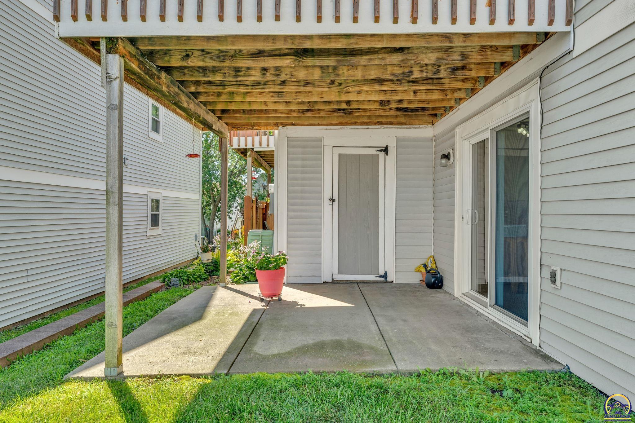 5853 Southwest 22nd Terrace Topeka, KS 66614 - Photo 11 of 12