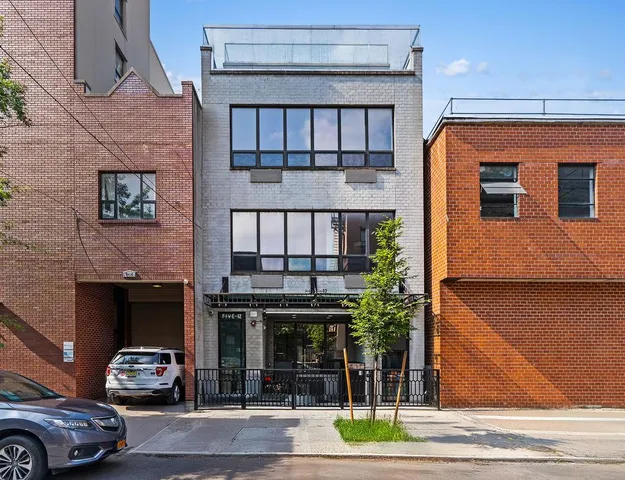 $950,000 | 5-12 51st Avenue, Unit 2A | Long Island City