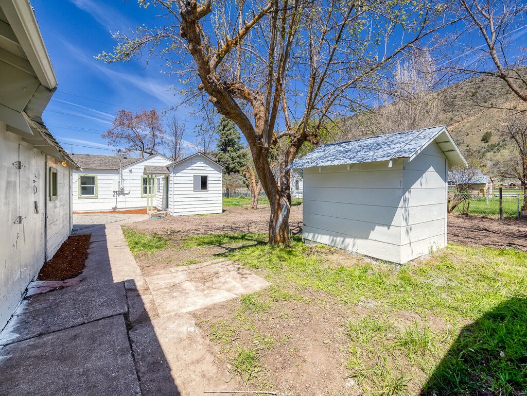 8841 Shady Pine Road Klamath Falls, OR 97601 - Photo 23 of 33 Well shed