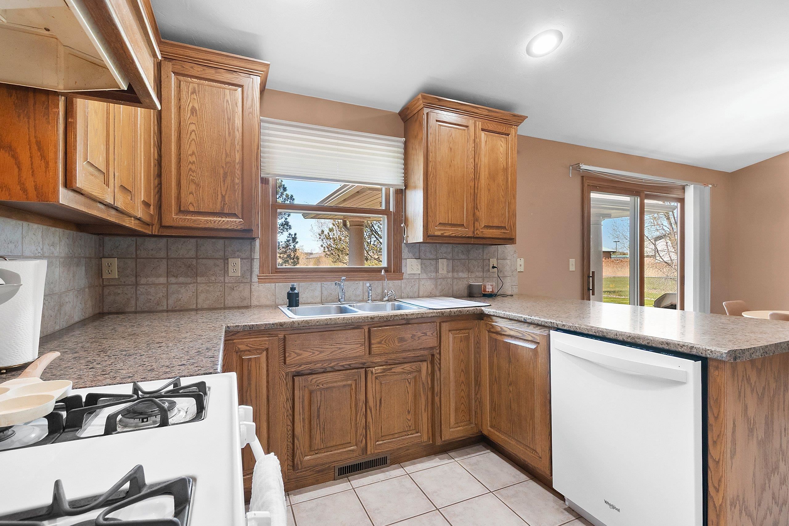 674 Swan Road De Pere, WI 54115 - Photo 17 of 51