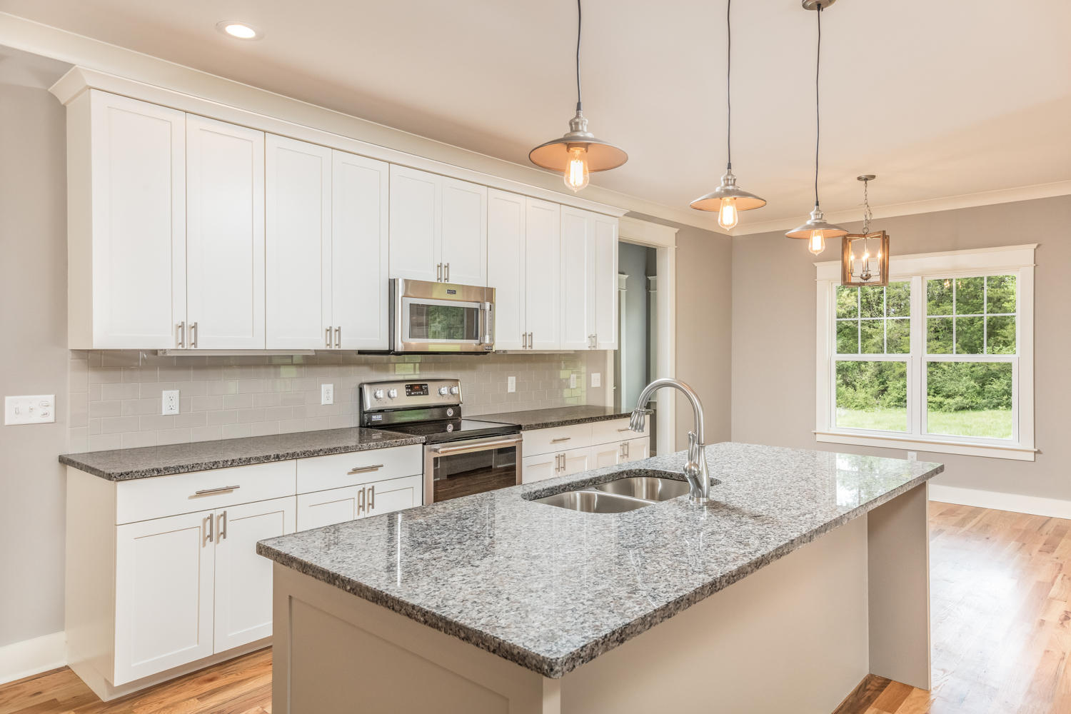8523 Morin Road Chattanooga, TN 37421 - Photo 5 of 21 8523 Morin Rd Chattanooga, TN 37421 - 04
