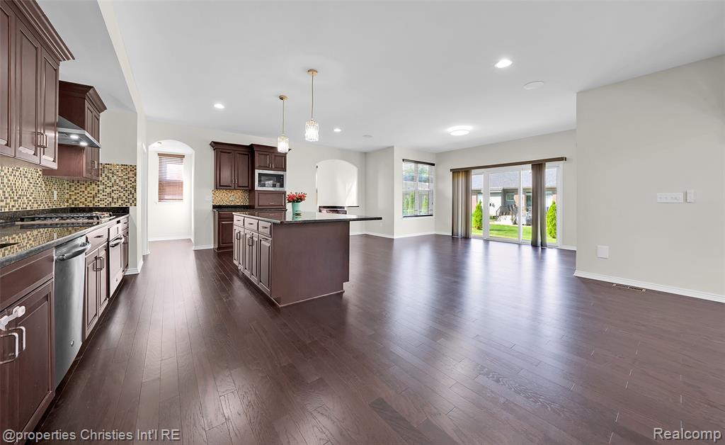3938 Somerset Circle Rochester Hills, MI 48309 - Photo 10 of 71