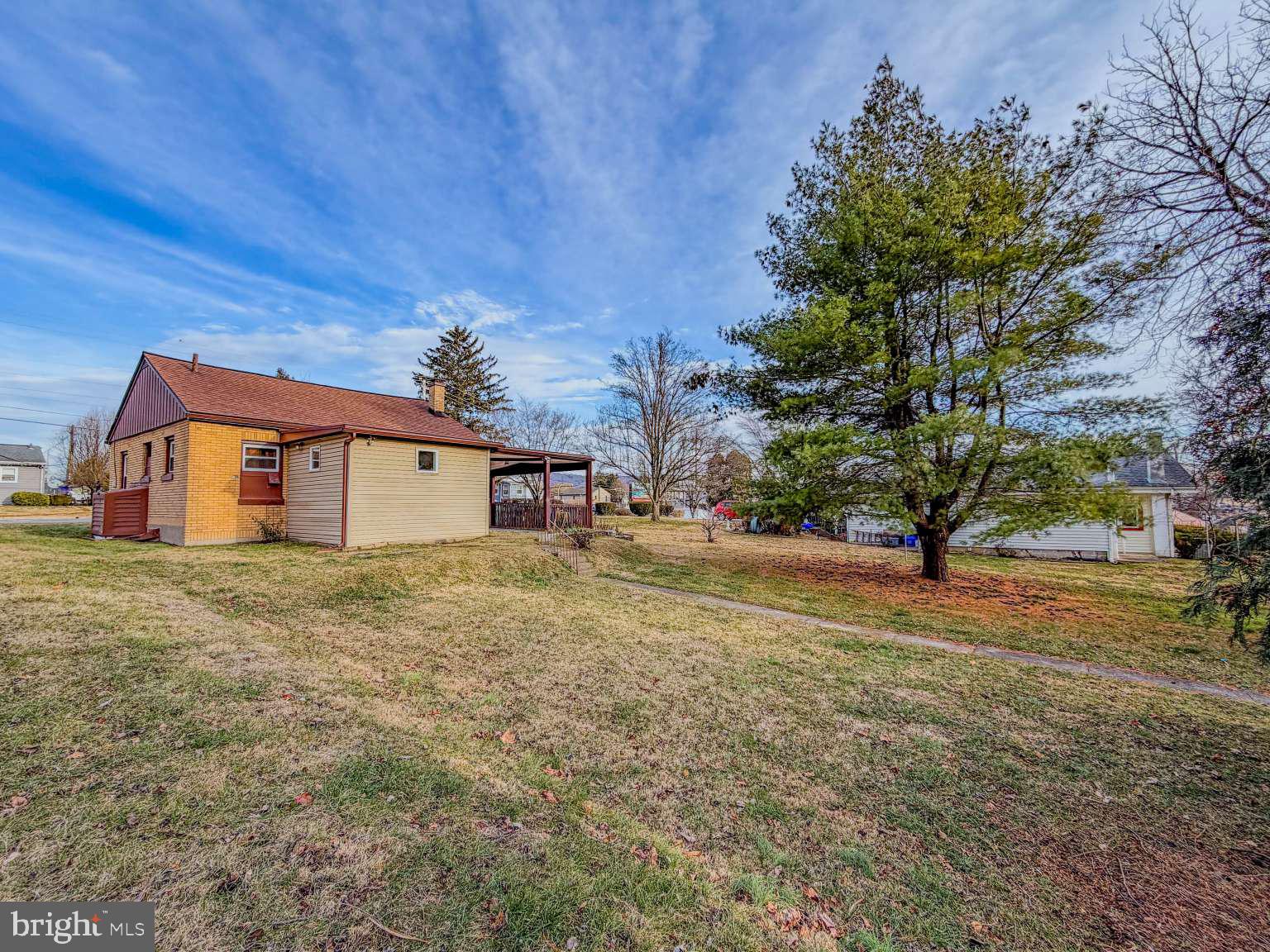 1424 Wayne Street Reading, PA 19601 - Photo 16 of 19 a house view with a backyard space