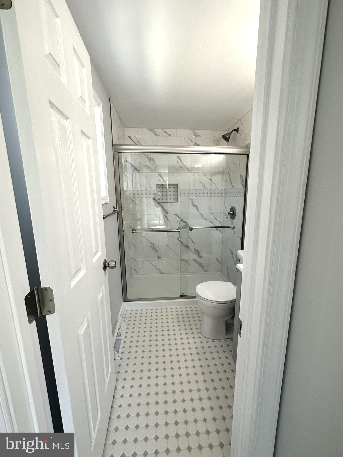7234 Race Road Hanover, MD 21076 - Photo 19 of 38 Primary bathroom (full bath #2)