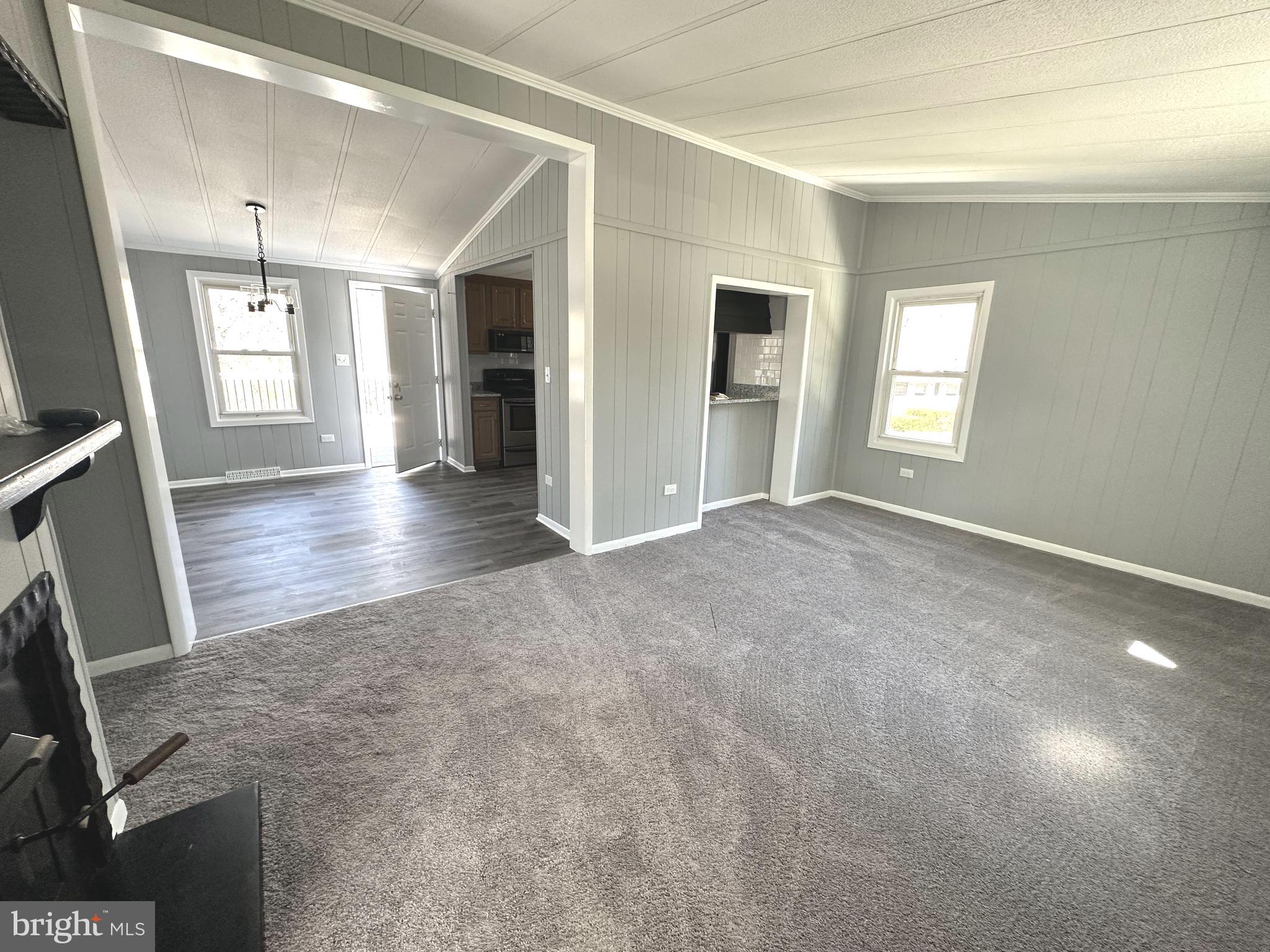 7234 Race Road Hanover, MD 21076 - Photo 3 of 38 Main Flr living room