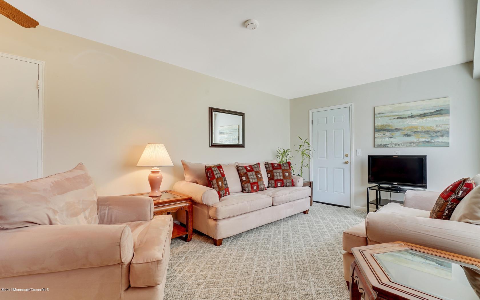 11 Branch Road Oakhurst, NJ 07755 - Photo 8 of 36 8