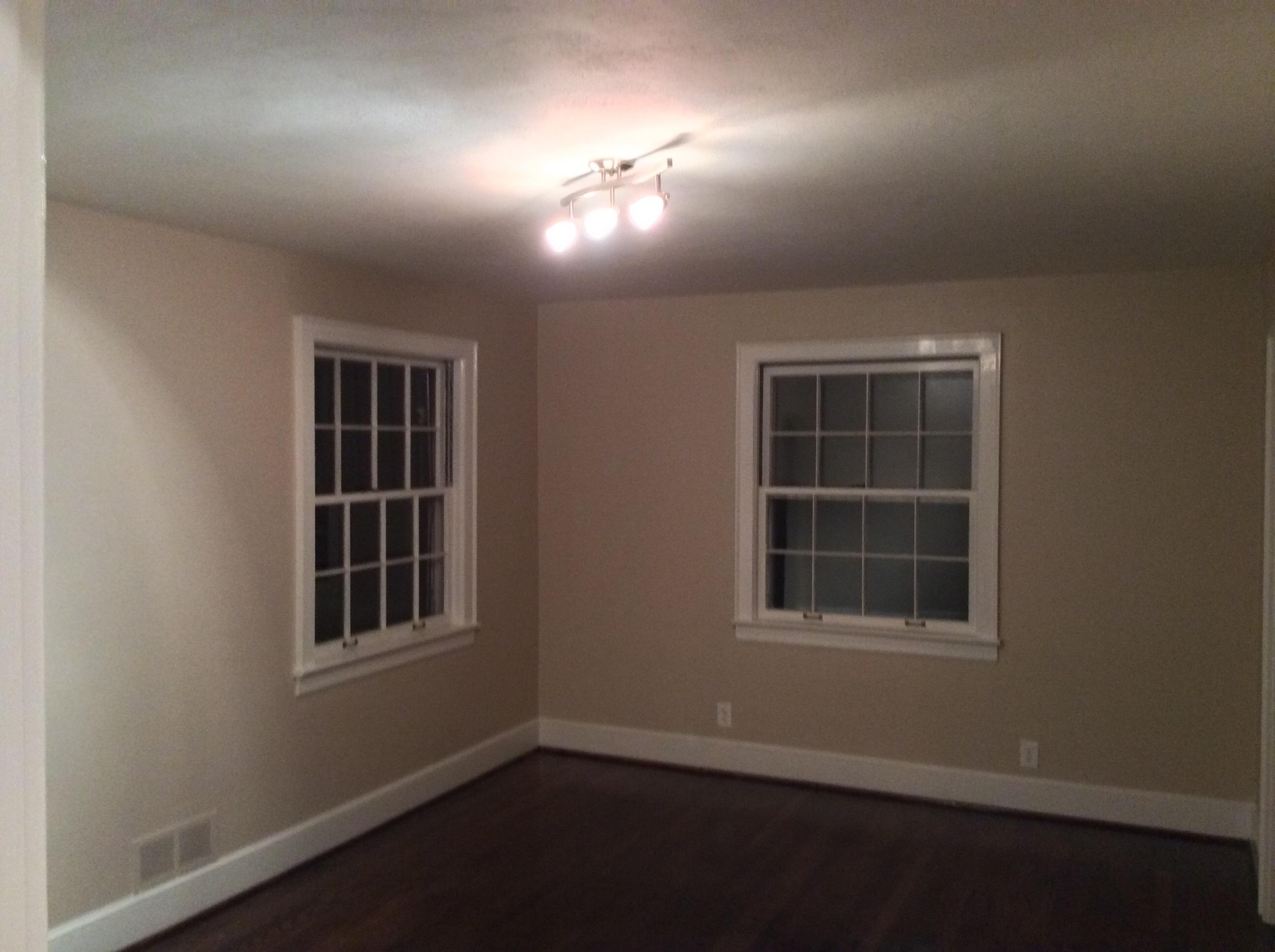 2313 York Road Southwest Roanoke, VA 24015 - Photo 4 of 8 image