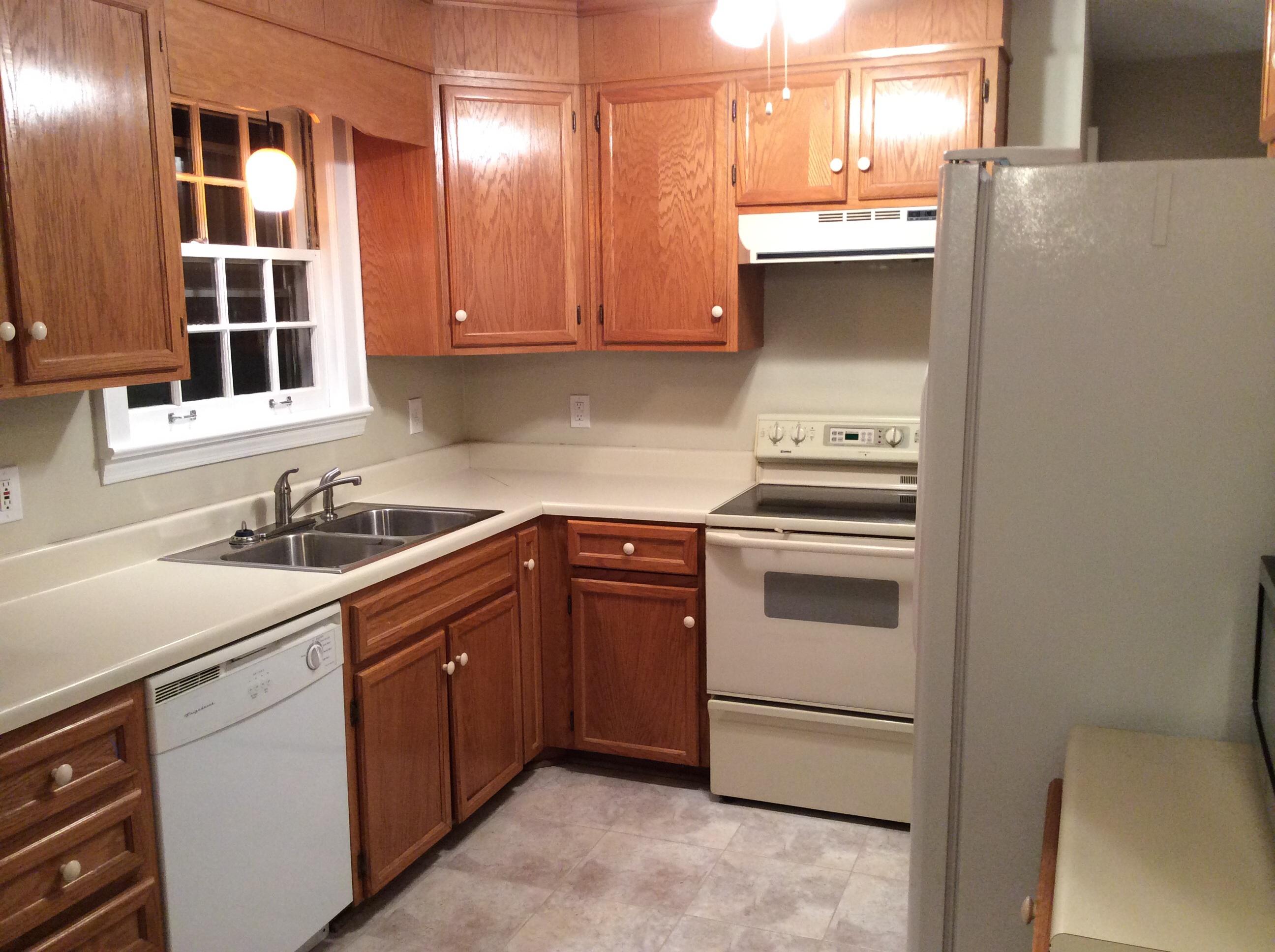 2313 York Road Southwest Roanoke, VA 24015 - Photo 6 of 8 image