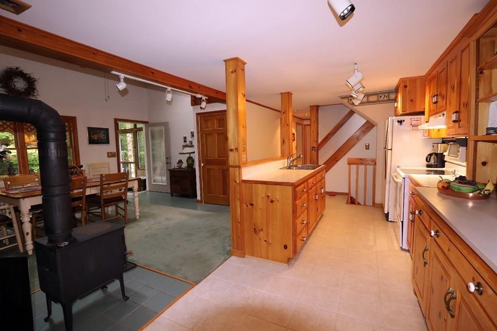 69 South Village Road Tolland, MA 01034 - Photo 9 of 40