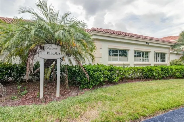 $229,000 | 512 7th Square Southwest, Unit 101, Vero Beach, FL 32962
