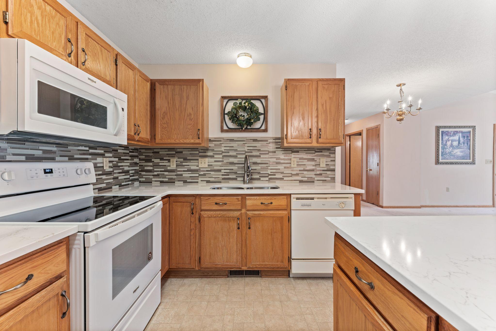 8725 Baxter Way, Unit 43 Inver Grove Heights, MN 55076 - Photo 1 of 19