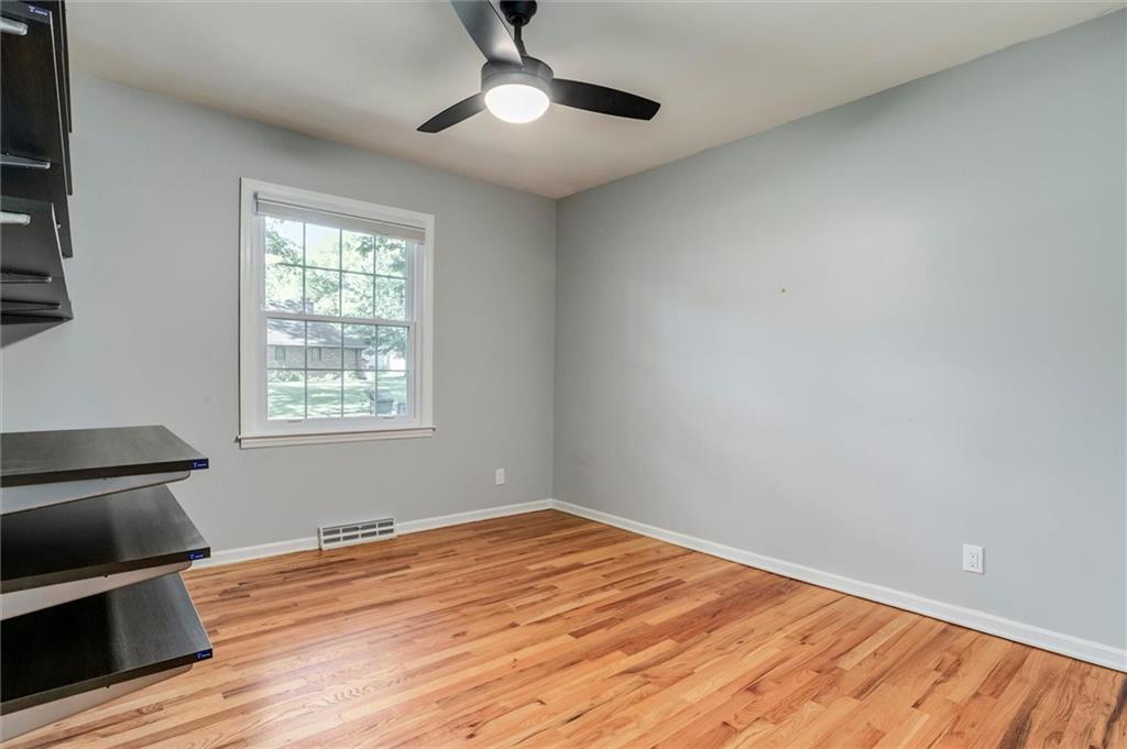 1016 South Stratford Road Olathe, KS 66062 - Photo 23 of 30