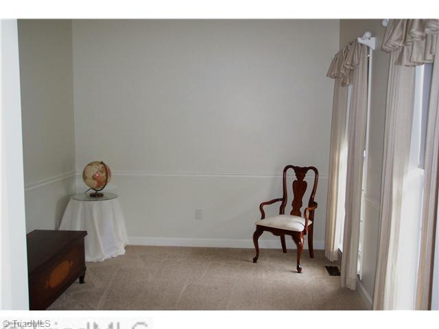 205 Beech Ridge Road Thomasville, NC 27360 - Photo 4 of 15 Living Room.