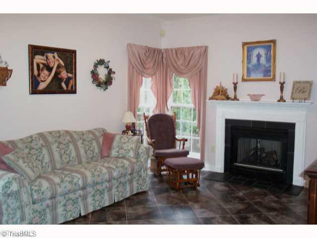 205 Beech Ridge Road Thomasville, NC 27360 - Photo 5 of 15 Den/Family/Great Room.
