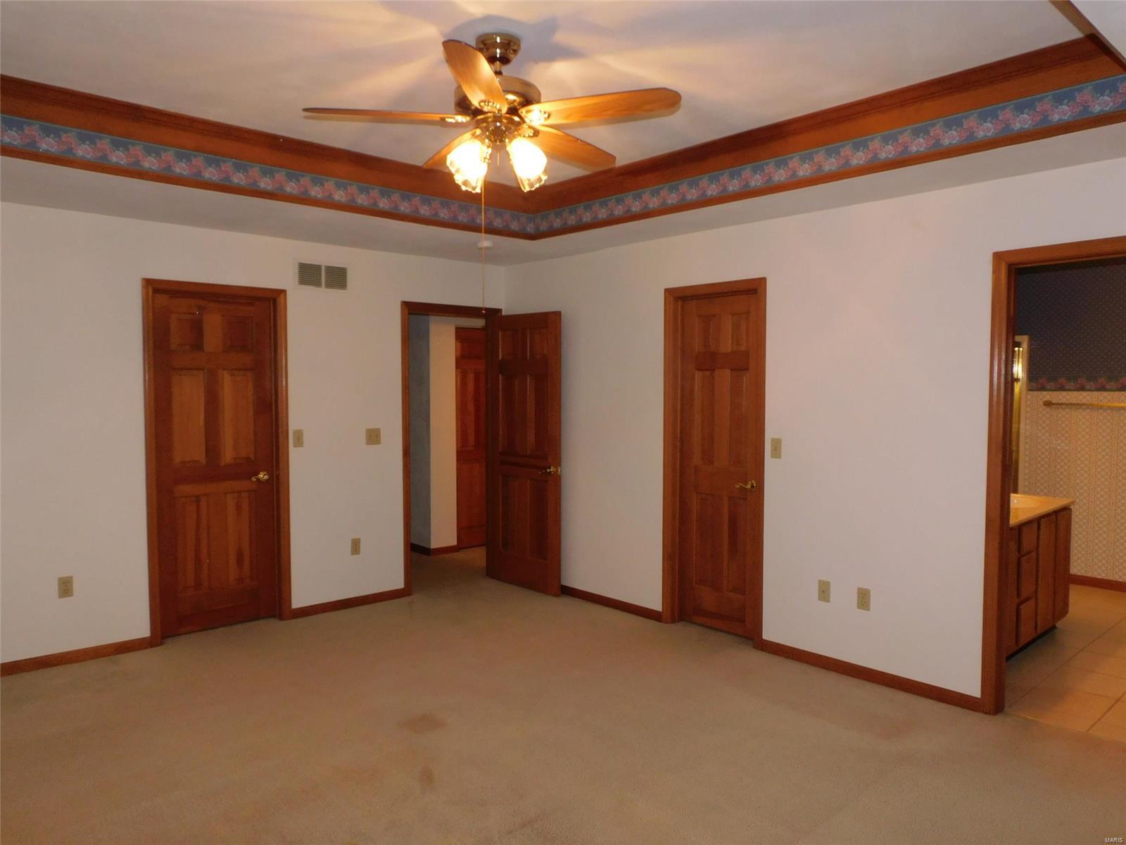 2340 Greenfield Drive Belleville, IL 62221 - Photo 15 of 38