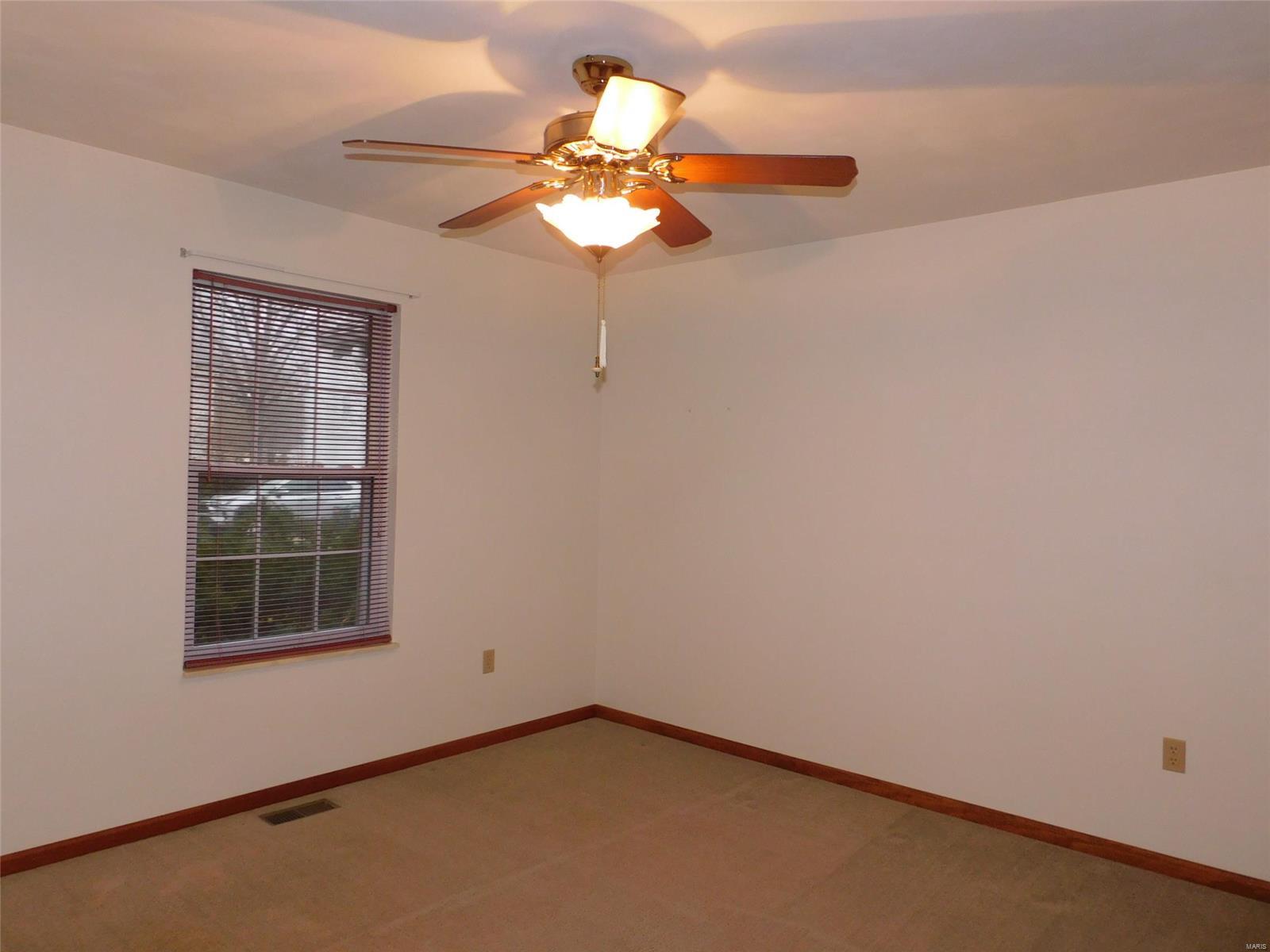 2340 Greenfield Drive Belleville, IL 62221 - Photo 22 of 38