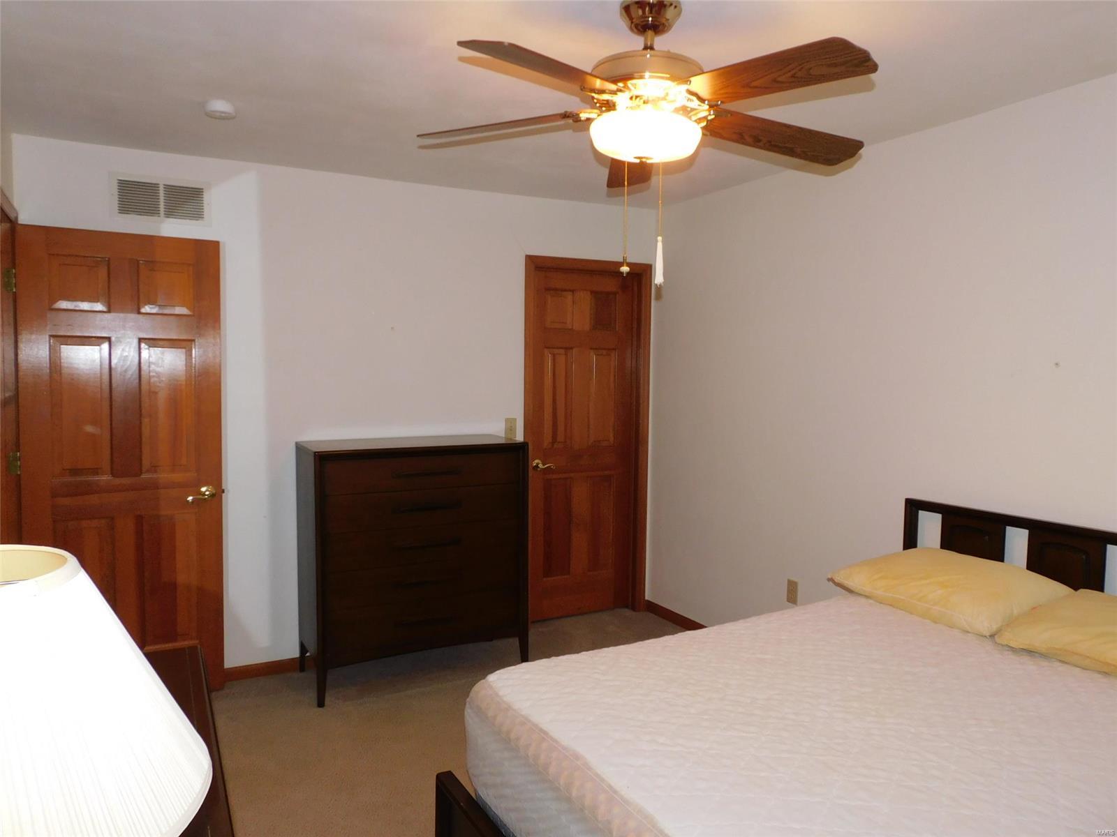 2340 Greenfield Drive Belleville, IL 62221 - Photo 25 of 38