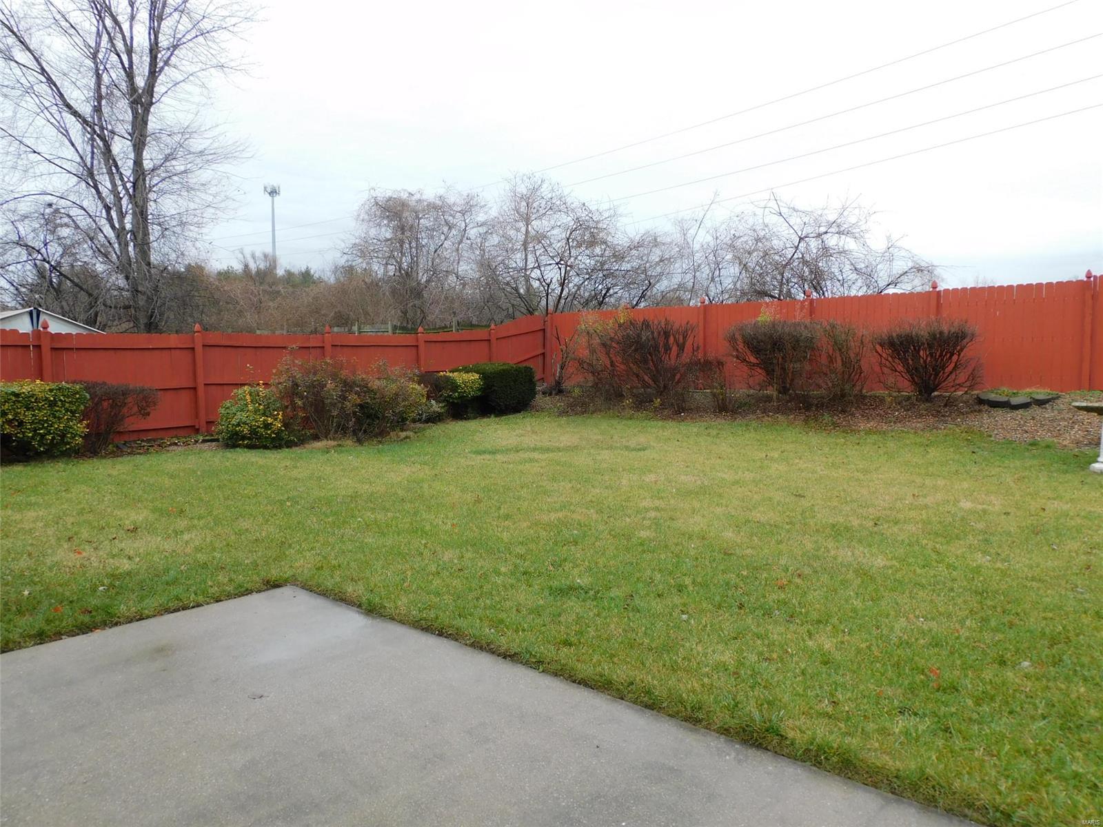 2340 Greenfield Drive Belleville, IL 62221 - Photo 37 of 38