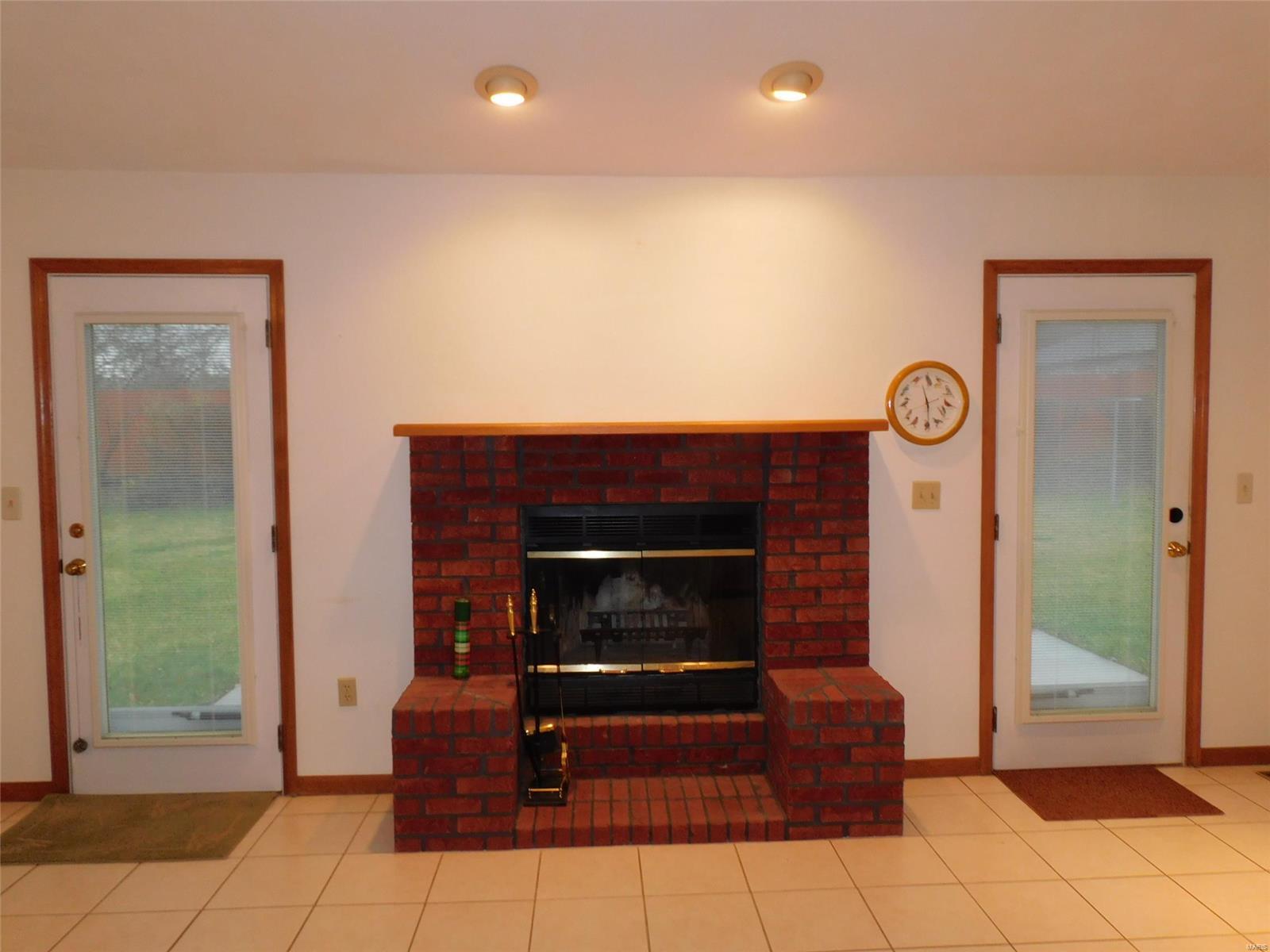 2340 Greenfield Drive Belleville, IL 62221 - Photo 6 of 38