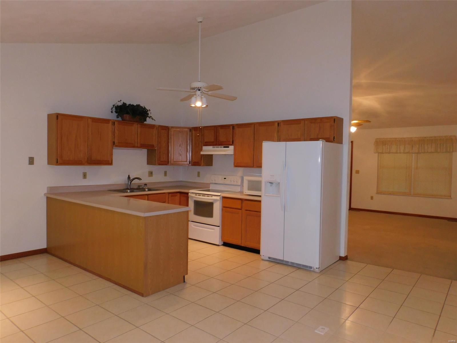 2340 Greenfield Drive Belleville, IL 62221 - Photo 10 of 38