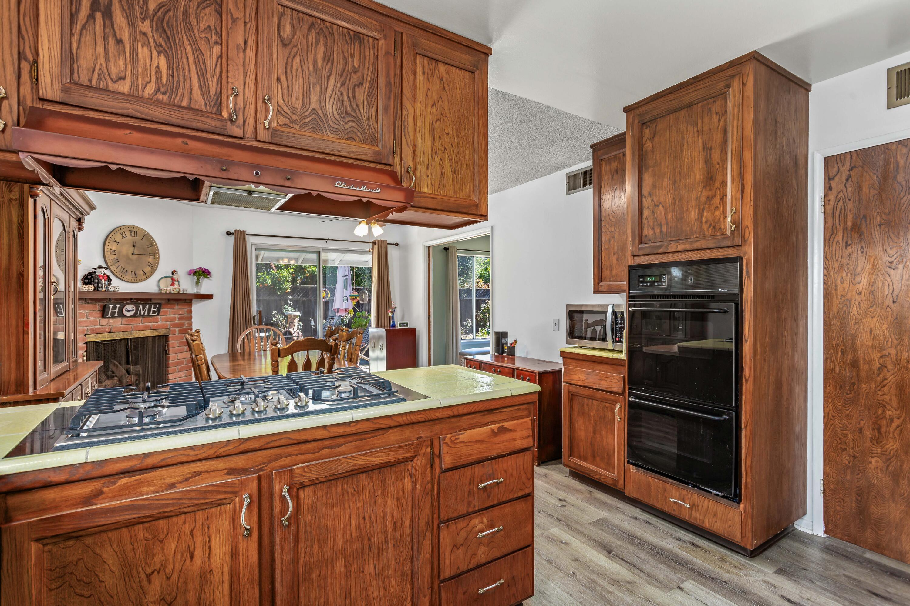 114 Walnut Lane Santa Barbara, CA 93111 - Photo 13 of 38 Kitchen
