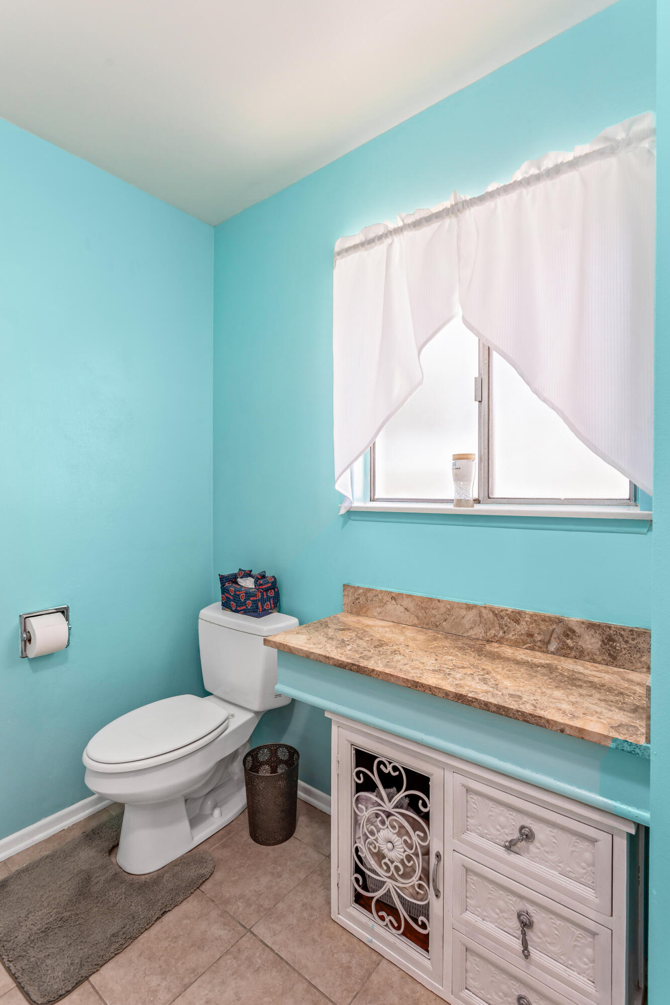 114 Walnut Lane Santa Barbara, CA 93111 - Photo 26 of 38 Bathroom 2