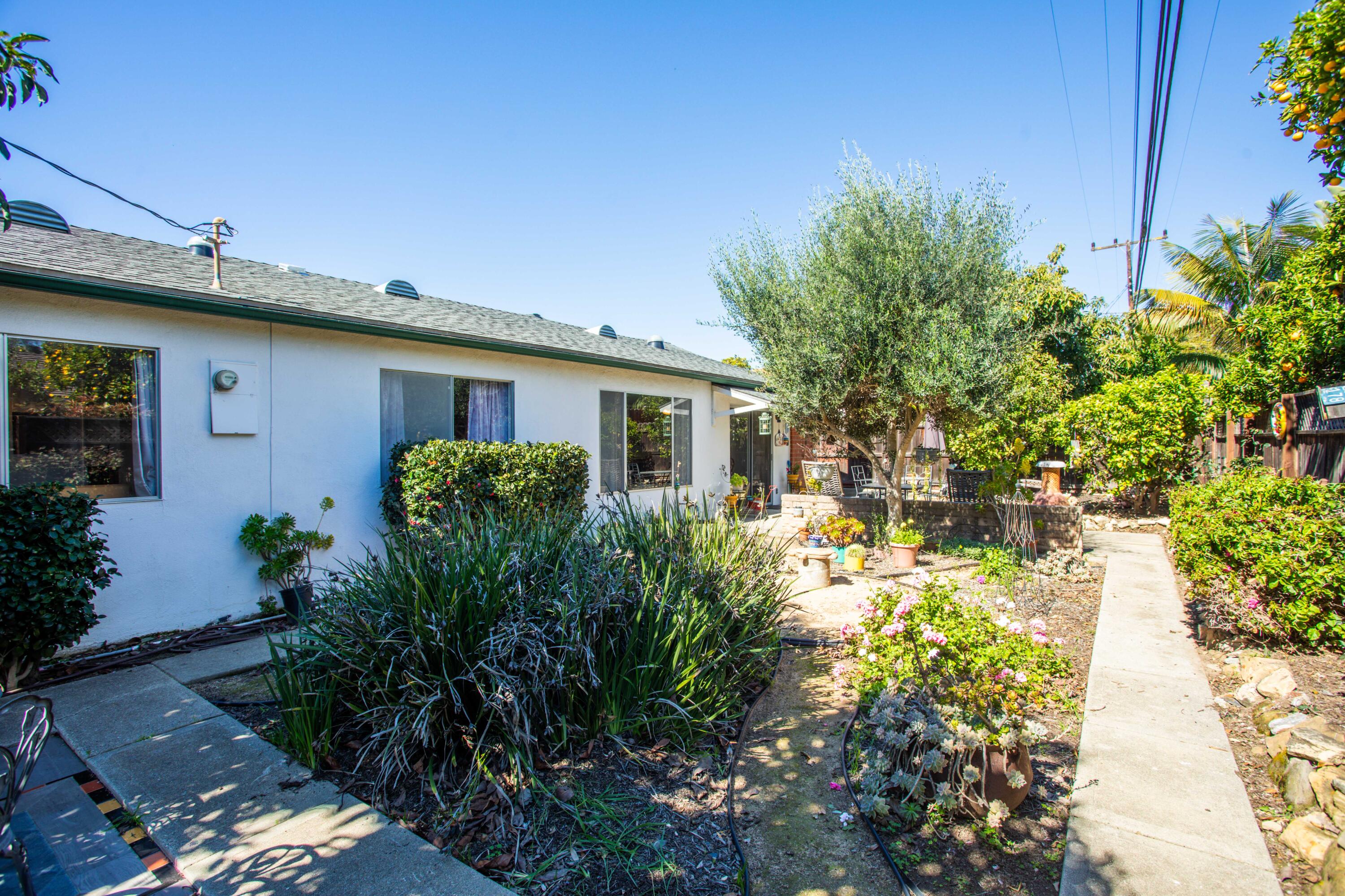 114 Walnut Lane Santa Barbara, CA 93111 - Photo 30 of 38 Backyard