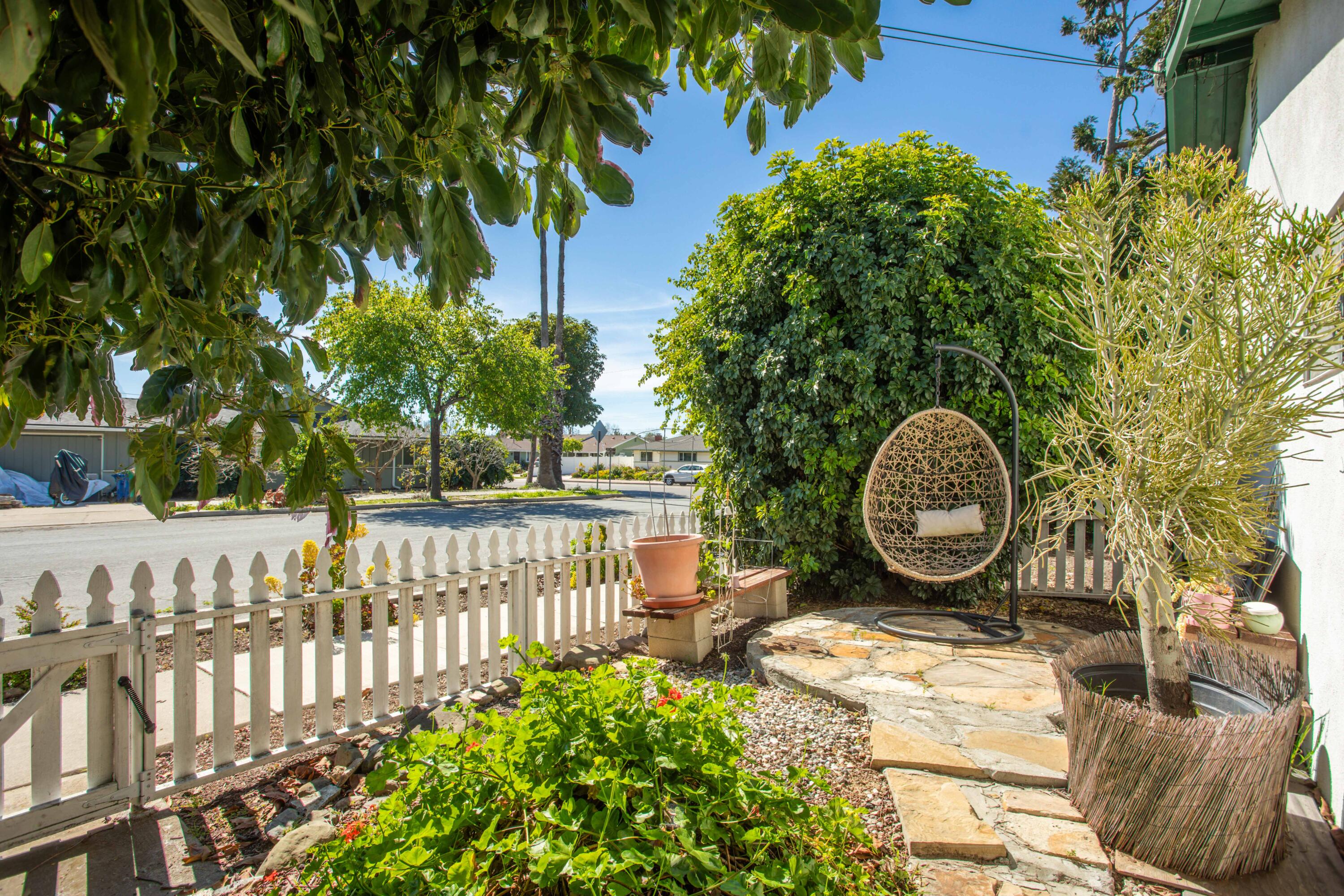 114 Walnut Lane Santa Barbara, CA 93111 - Photo 32 of 38 Backyard