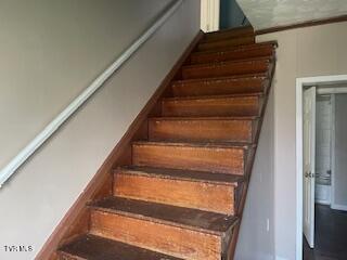 915 Sayers Street Marion, VA 24354 - Photo 2 of 11 915 sayers 20