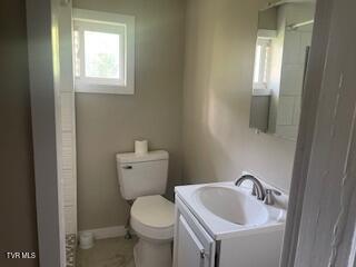 915 Sayers Street Marion, VA 24354 - Photo 6 of 11 915 sayers 14