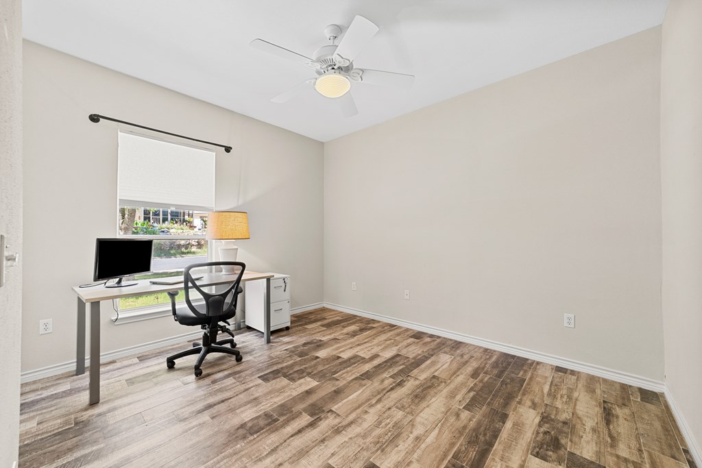 1008 Edinburgh Drive Kerrville, TX 78028 - Photo 13 of 25 a workspace with a window