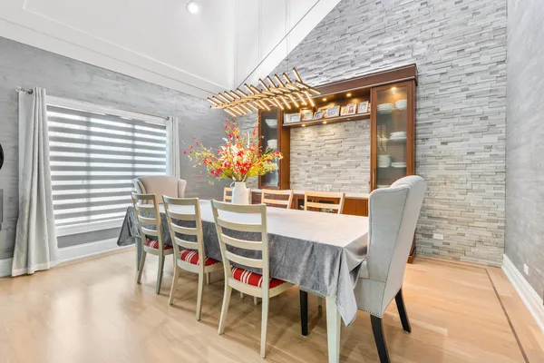 $1,419,000 | 1337 Hiawatha Court, Highland Park, IL 60035