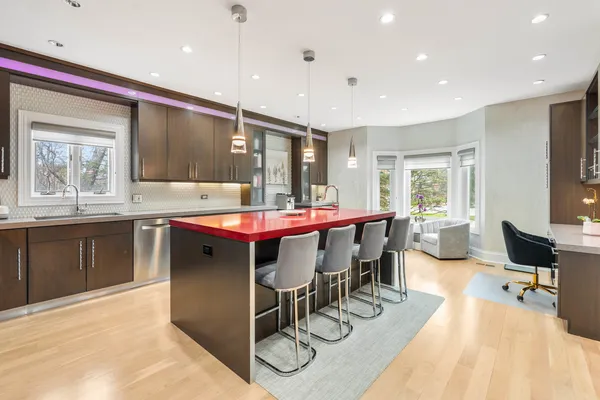 $1,419,000 | 1337 Hiawatha Court, Highland Park, IL 60035