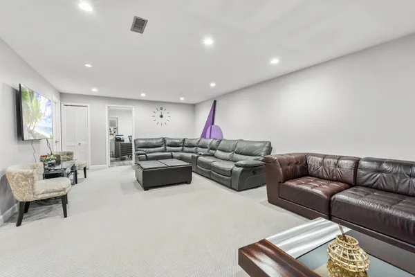 $1,419,000 | 1337 Hiawatha Court, Highland Park, IL 60035