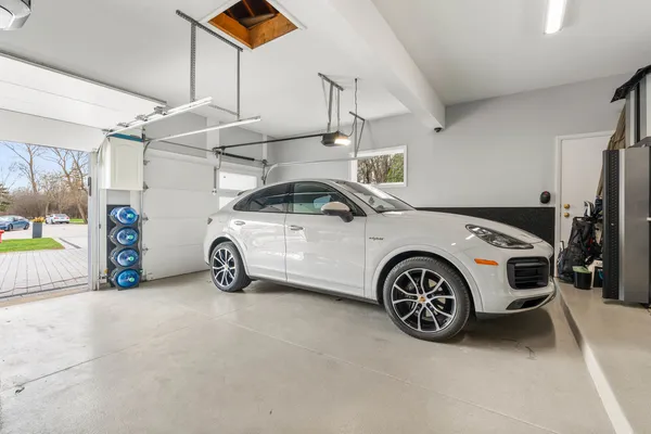 $1,419,000 | 1337 Hiawatha Court, Highland Park, IL 60035