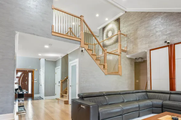 $1,419,000 | 1337 Hiawatha Court, Highland Park, IL 60035