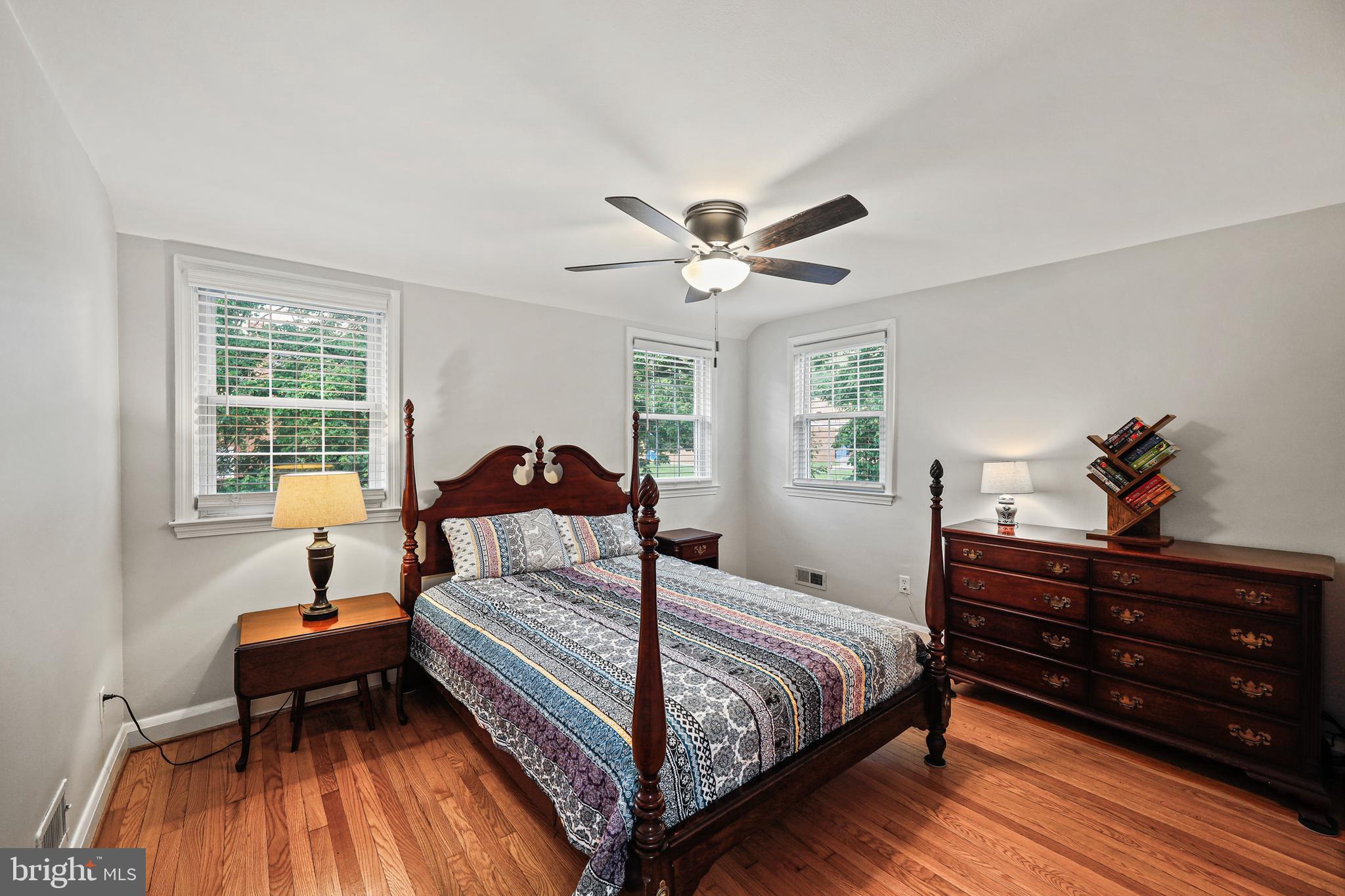 8301 Pleasant Plains Road Baltimore, MD 21286 - Photo 14 of 26 Bright Primary BR
