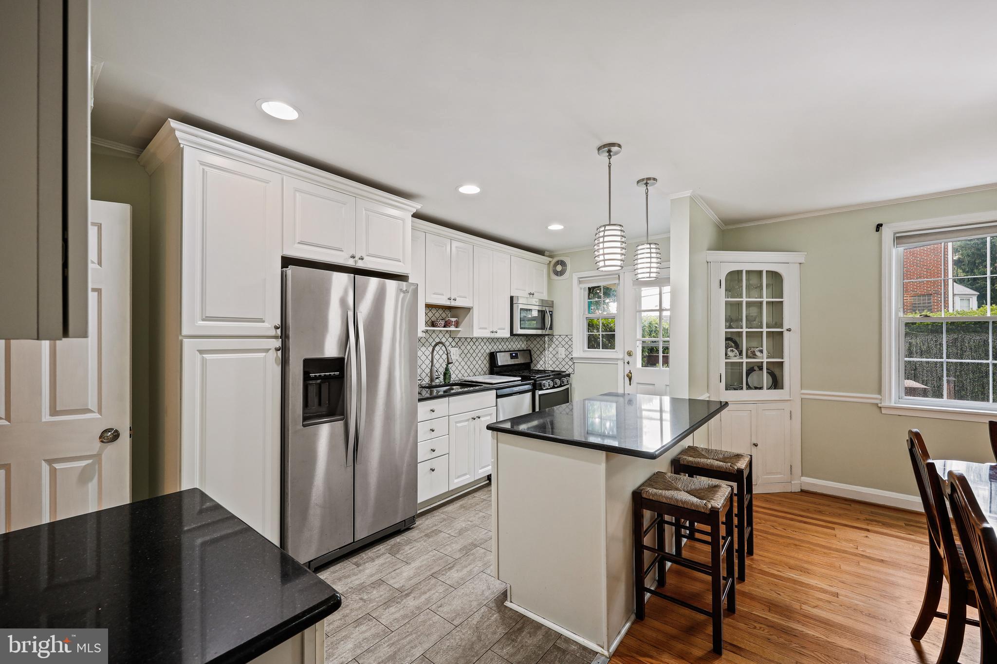 8301 Pleasant Plains Road Baltimore, MD 21286 - Photo 7 of 26 Kitchen open to DR!