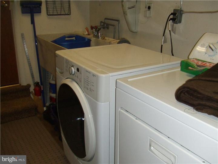 21 Cobblestone Road Cherry Hill, NJ 08003 - Photo 10 of 16 Laundry Room