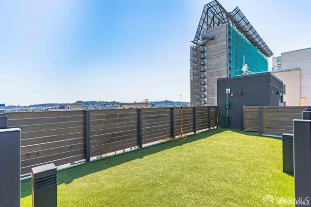 a picture of city view