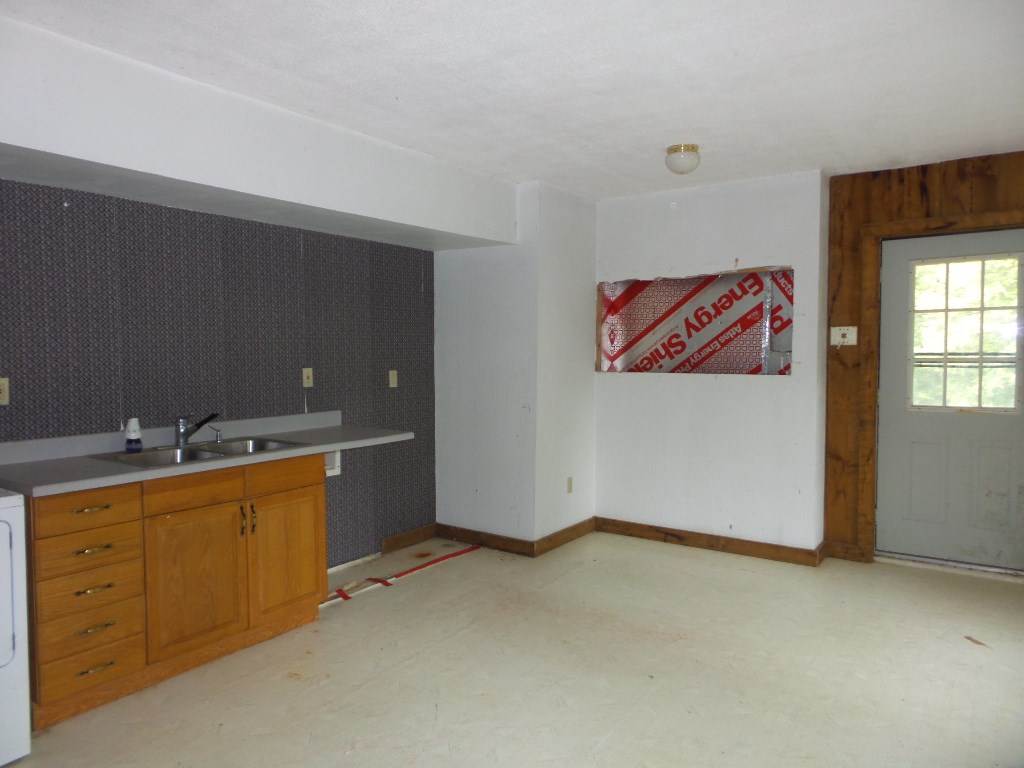 898 River Road Plymouth, NH 03264 - Photo 14 of 36