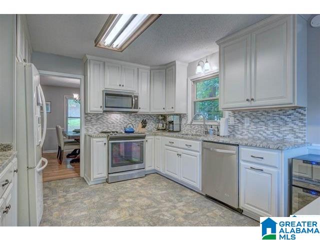 811 Round Hill Road Pelham, AL 35124 - Photo 4 of 10