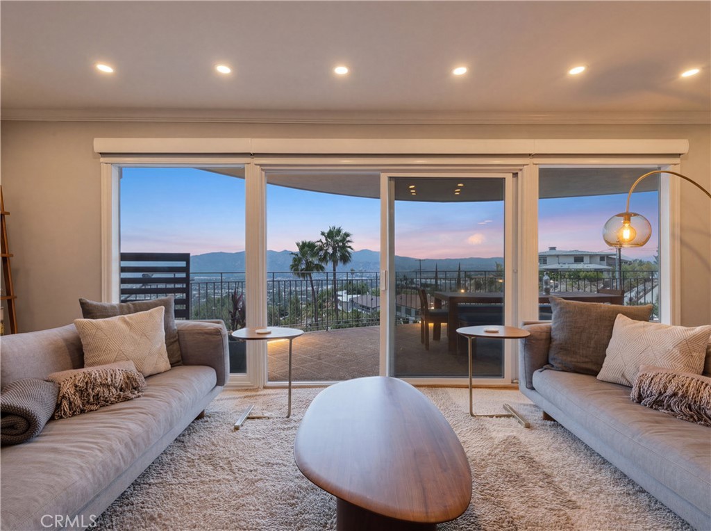 260 Kempton Road Glendale, CA 91202 - Photo 14 of 48 Gallery Image 14